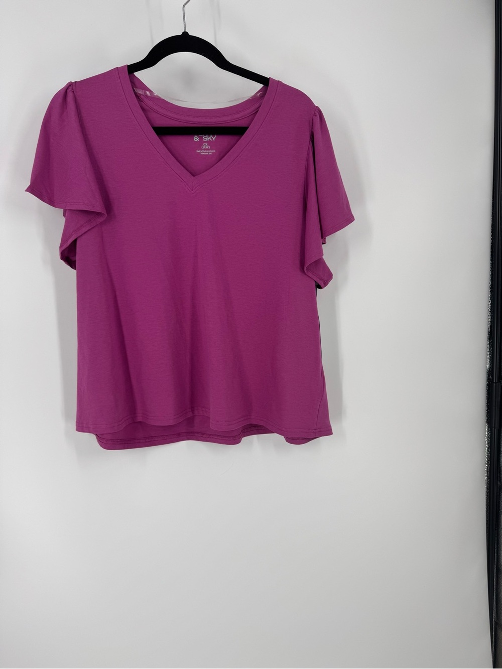 Terra & Sky Flutter Sleeve V-Neck Top in Magenta